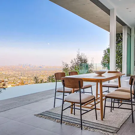 Luxurious Hillside Villa With Infinity Pool&Views